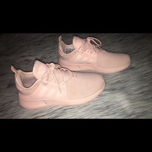 Adidas Originals // Size 5// Fits Women’s 7.5